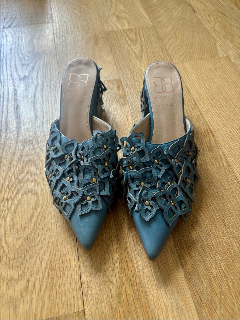 Mavette Italian Made Blue Floral Laser-Cut Pointed Mule